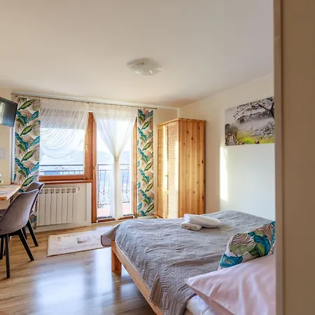 Goscinne I Gorski Widok Czarna Gora