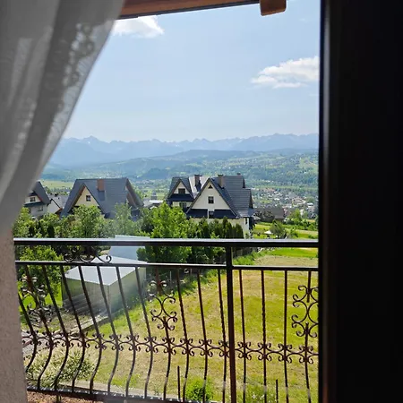Goscinne I Gorski Widok *